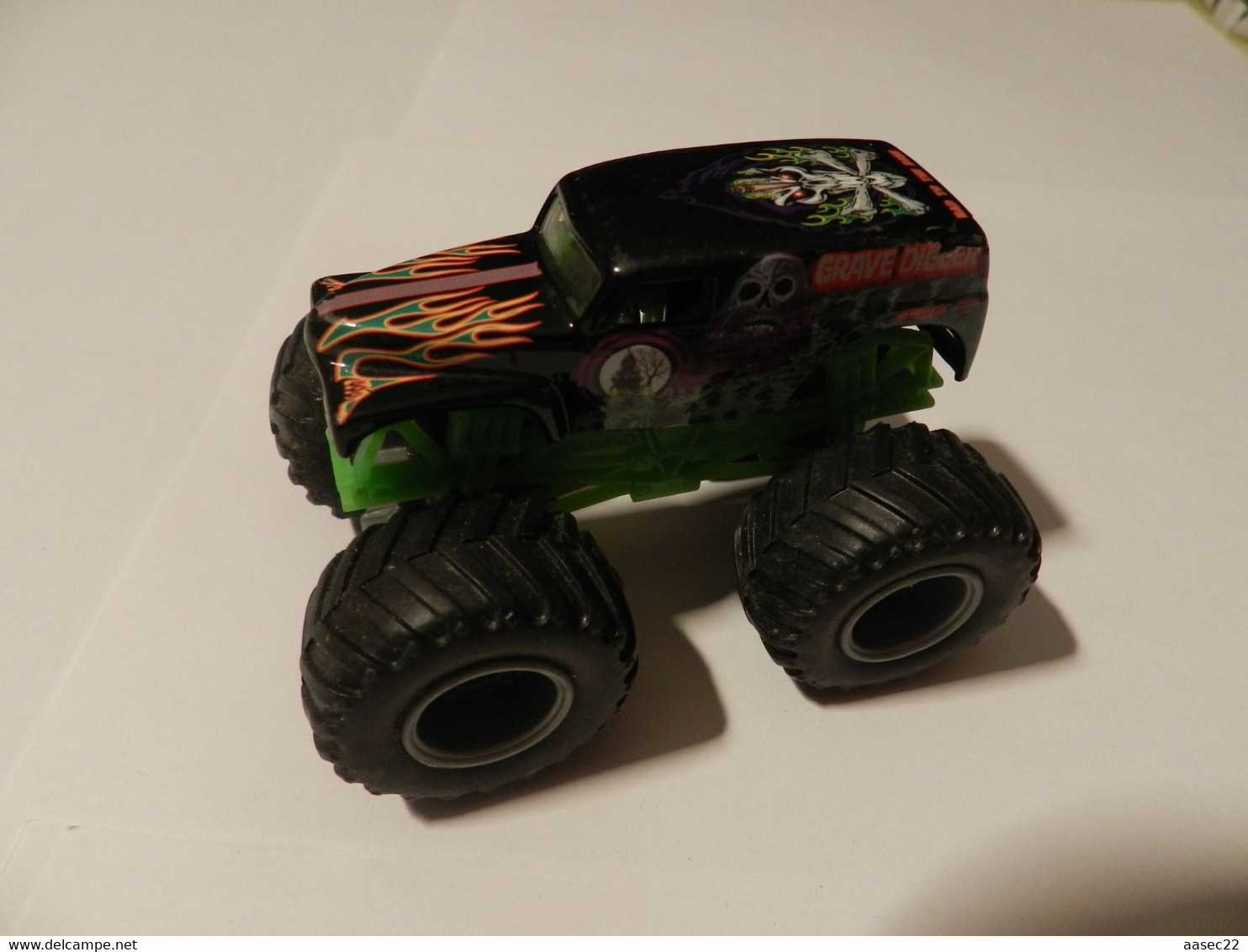 Hotwheels    Monster Truck  (Monster Grave Digger ) L 9cm     ***  3803  *** - HotWheels