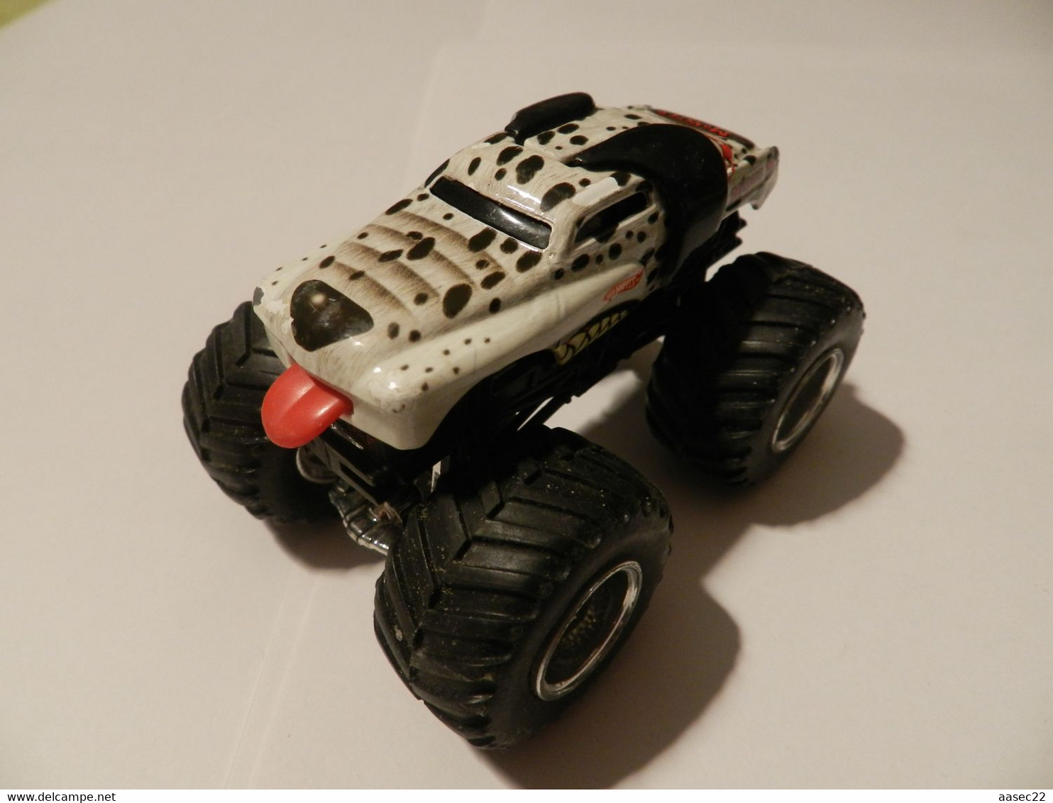 Hotwheels    Monster Truck  (Monster Mutt Dalmatian ) L 9cm     ***  3809  *** - HotWheels