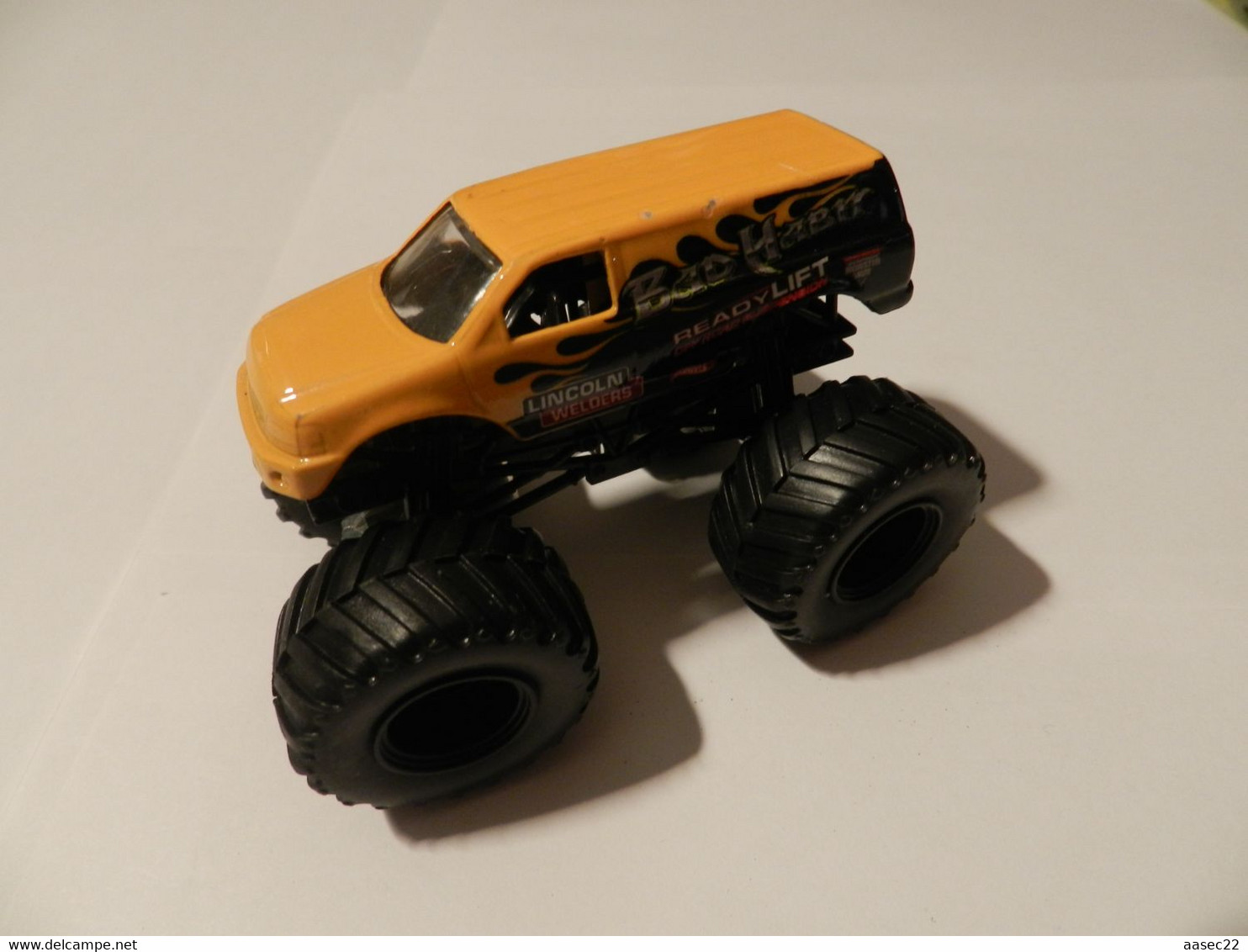 Hotwheels    Monster Truck  (Monster Bad Habit ) L 9cm     ***  3801  *** - HotWheels