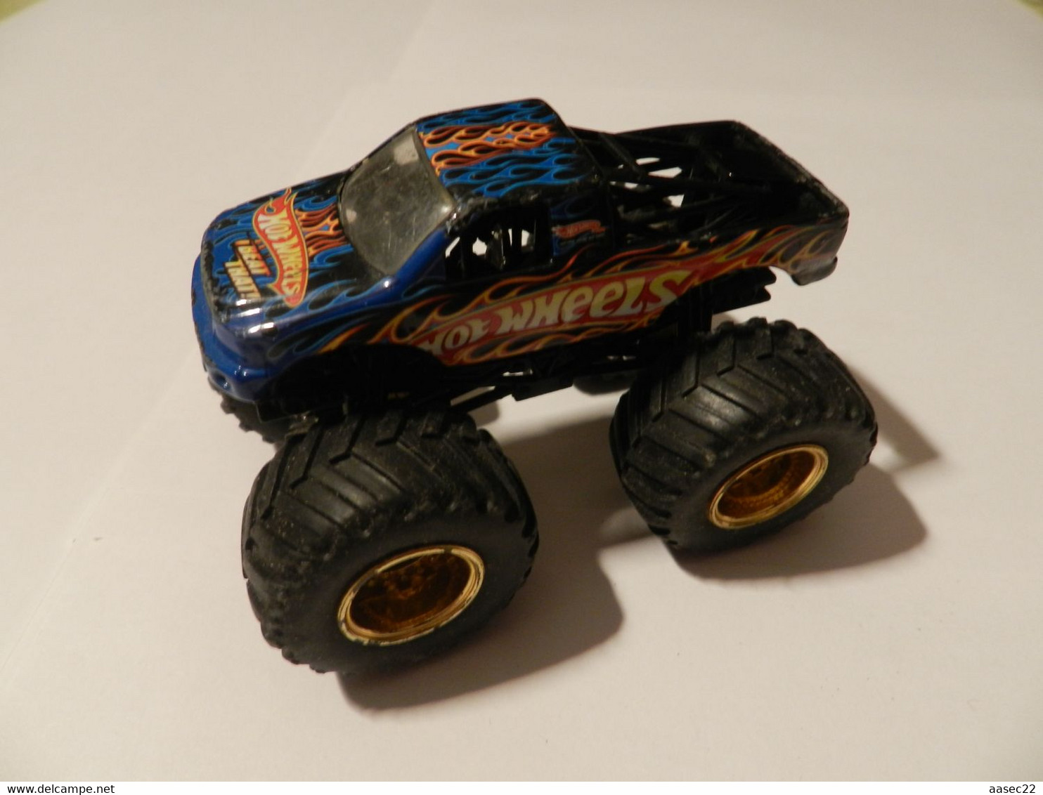 Hotwheels    Monster Truck  (Monster Beat That ) L 9cm     ***  3811  *** - HotWheels