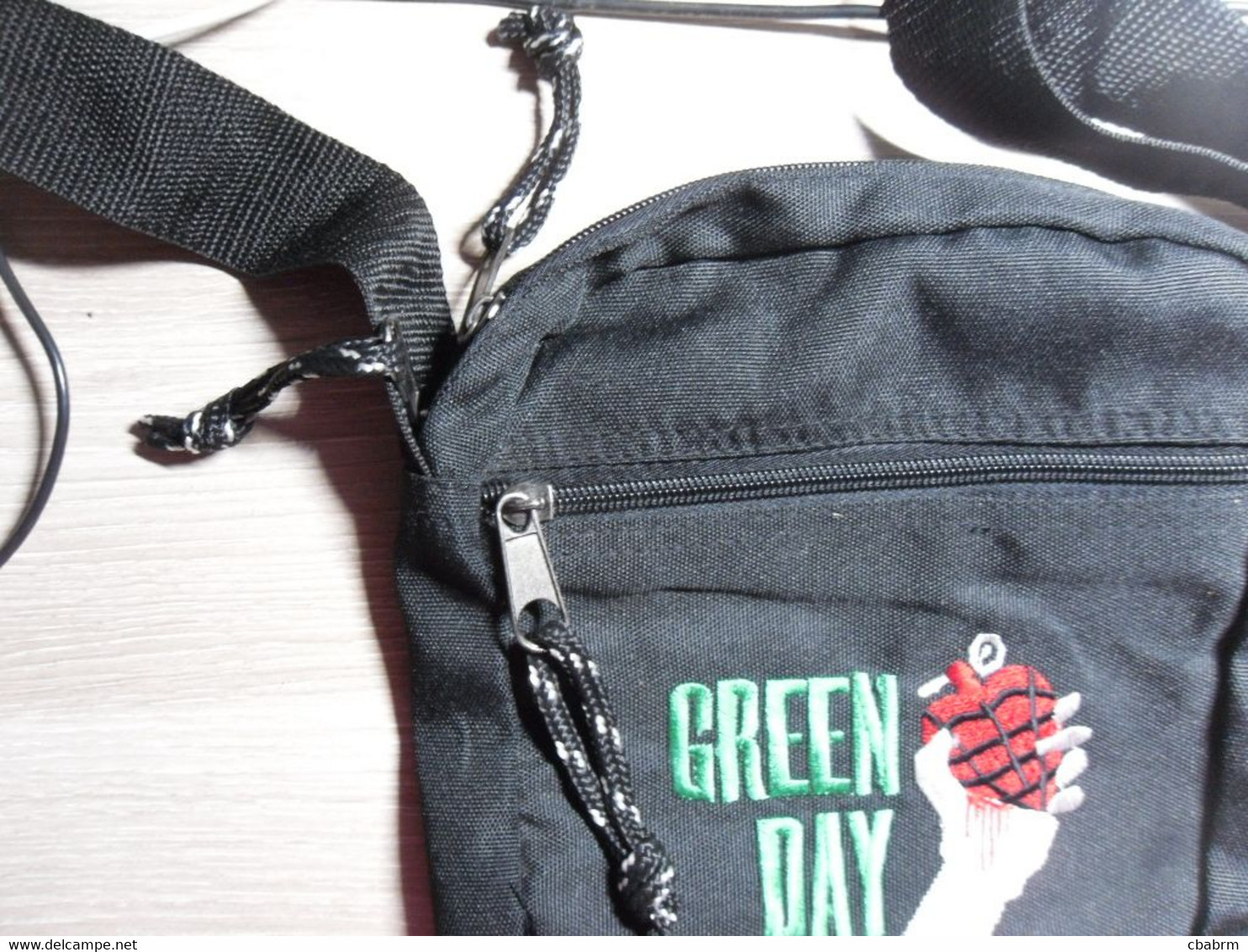 SACOCHE - PETIT SAC A BANDOULIERE REGLABLE - GREEN DAY - Andere & Zonder Classificatie
