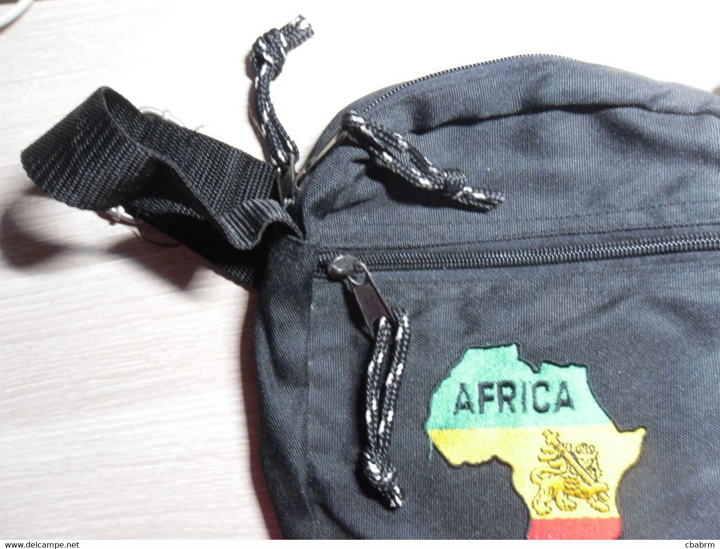 SACOCHE - PETIT SAC A BANDOULIERE REGLABLE - AFRICA VERT JAUNE ROUGE REGGAE LION - Altri & Non Classificati