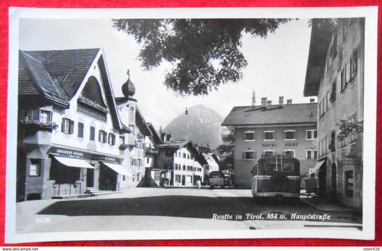 CPSM 195?  Autriche - Reutte In Tirol- Hauptstrasse -Hotel Post, Friseur Adalbert Singer, Bus Autocar - Reutte