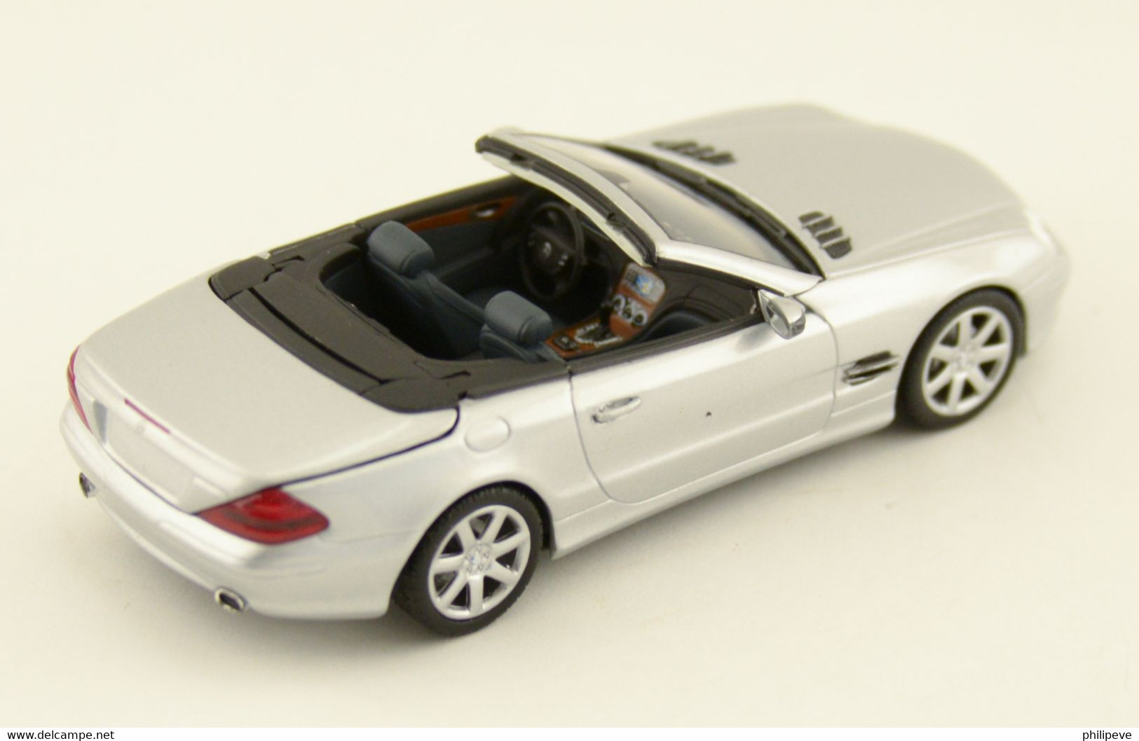 MERCEDES-BENZ SL 2001 - MINICHAMPS 1:43 - Minichamps