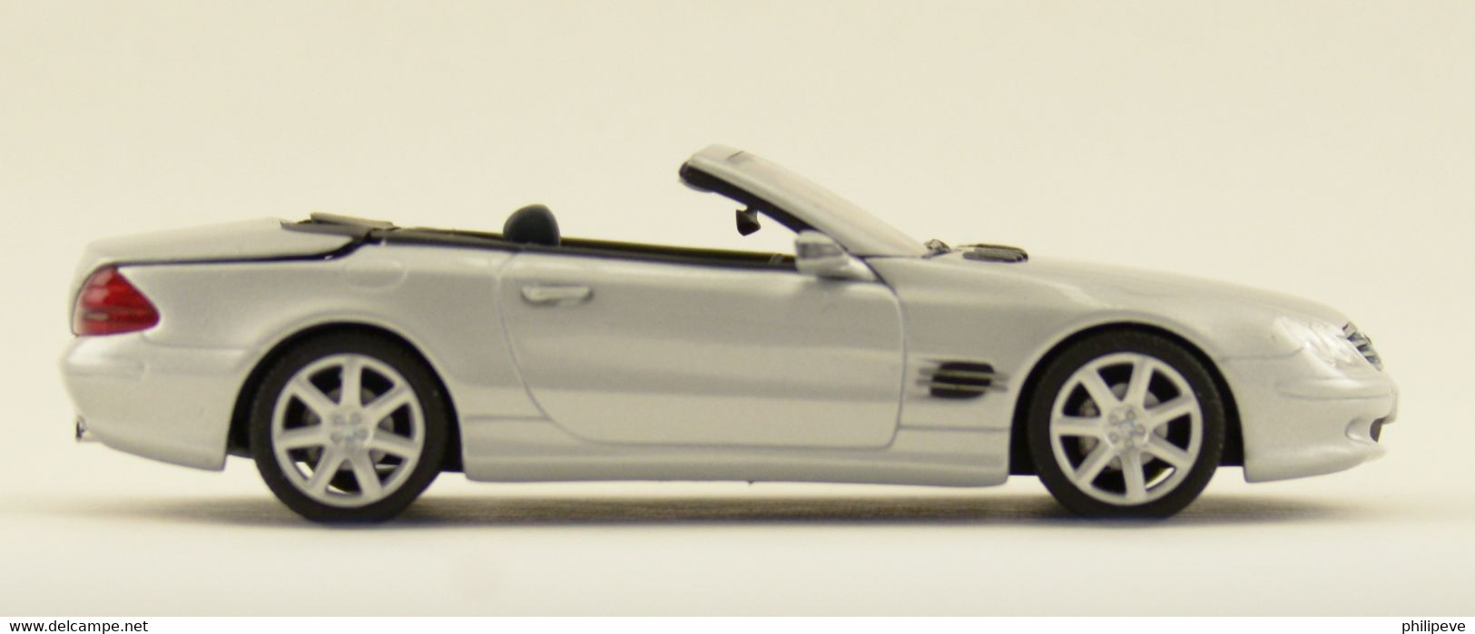 MERCEDES-BENZ SL 2001 - MINICHAMPS 1:43 - Minichamps