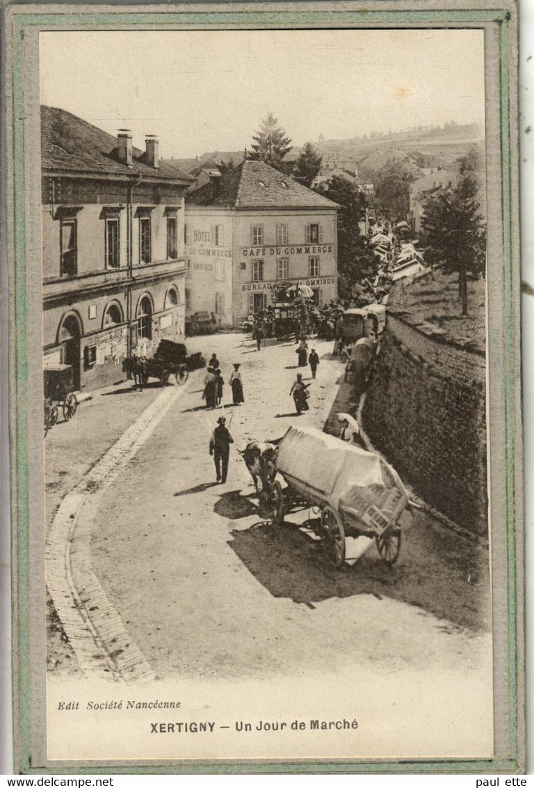 CPA - (88) XERTIGNY - Aspect De La Mairie Et Du Café Du Commerce Un Jour De Marché - Années 20 - Xertigny