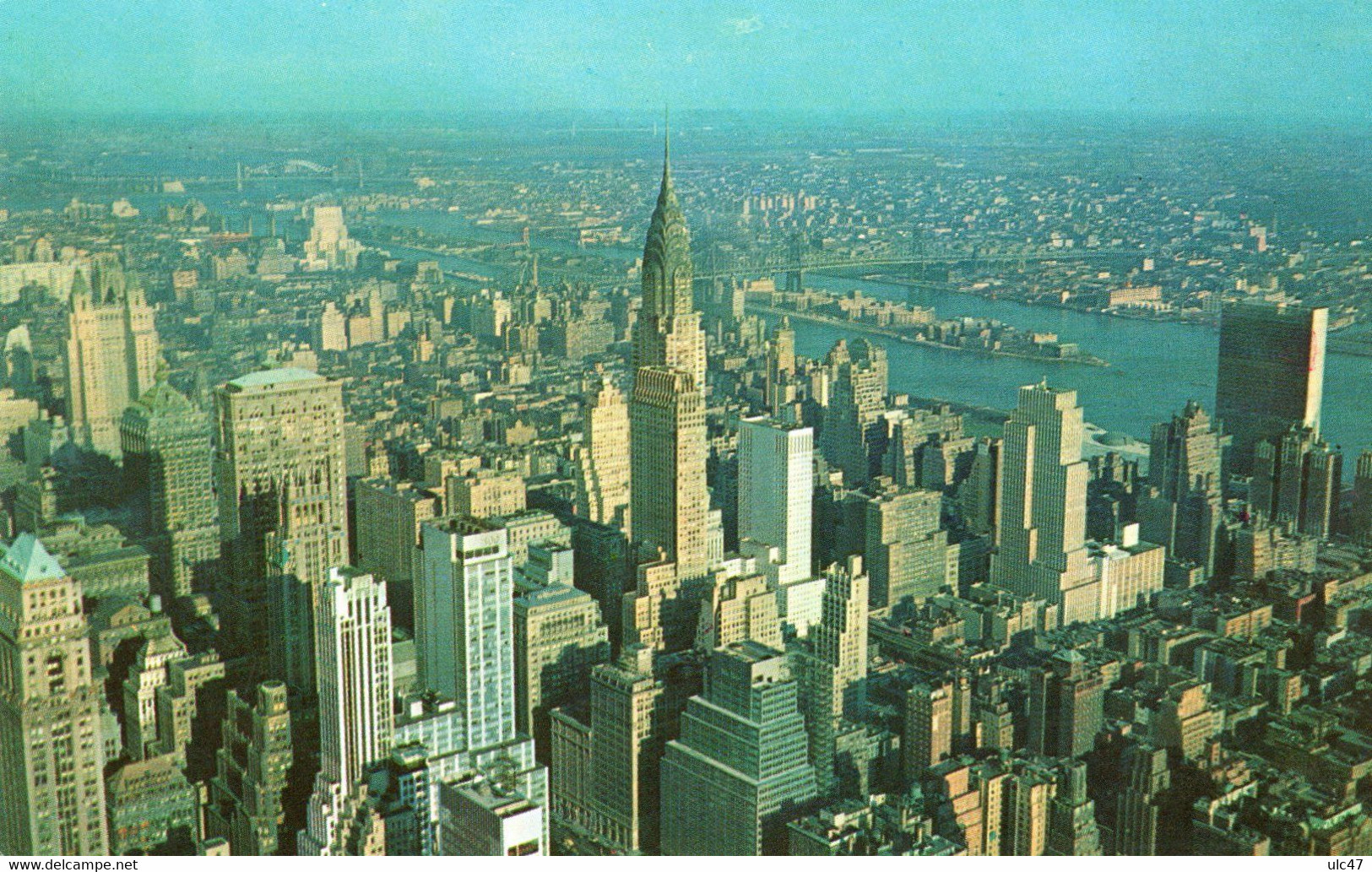 - LOOKING NORTHEAST FROM EMPIRE STATE BUILDING OBSERVATORY - NEW YORK. - Scan Verso - - Empire State Building