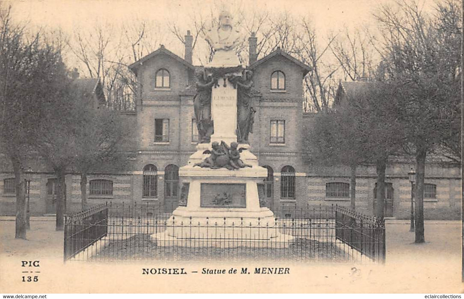 Noisiel         77         Statue De M. Meunier              (voir Scan) - Noisiel