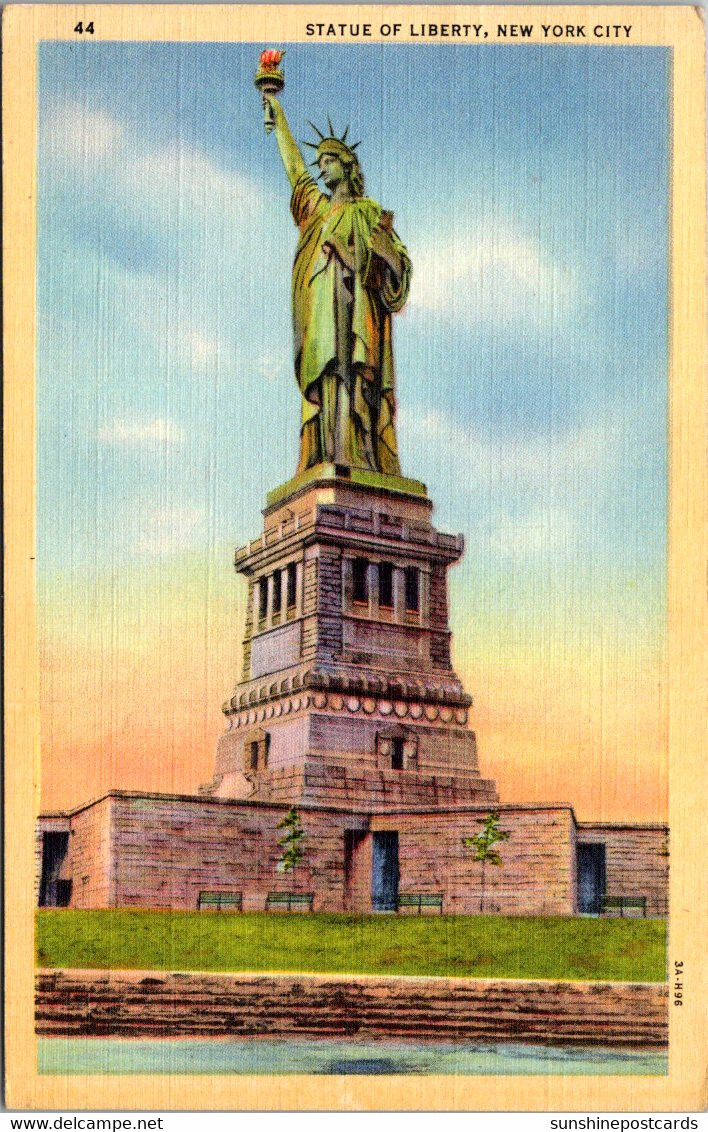 New York City Statue Of Liberty 1945 Curteich - Statue Of Liberty
