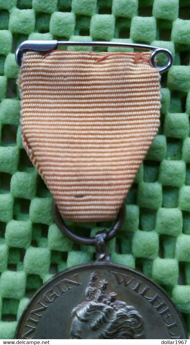 Medaille: Kon. Wilhelmina 10km 1938 - 40 Jaar Jub. Regeering - Royaux/De Noblesse