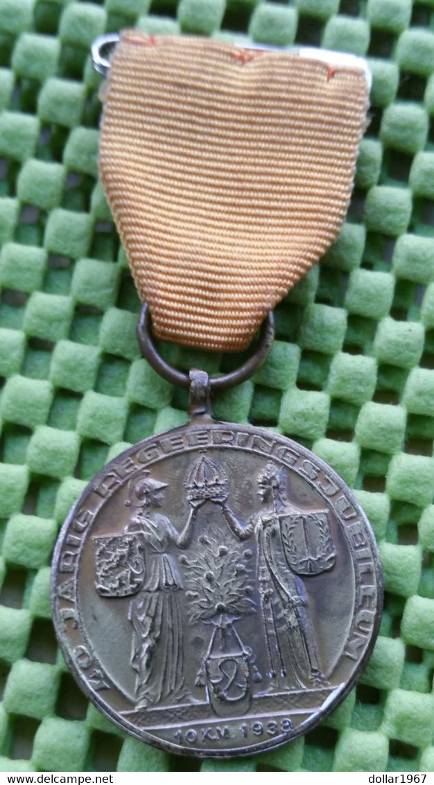 Medaille: Kon. Wilhelmina 10km 1938 - 40 Jaar Jub. Regeering - Royaux/De Noblesse