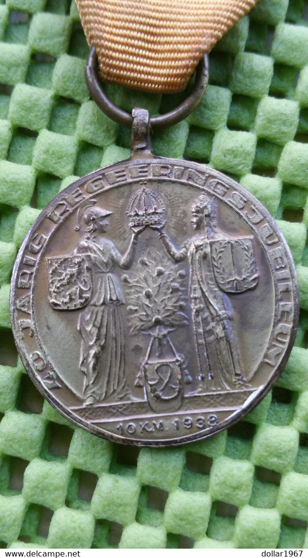 Medaille: Kon. Wilhelmina 10km 1938 - 40 Jaar Jub. Regeering - Adel