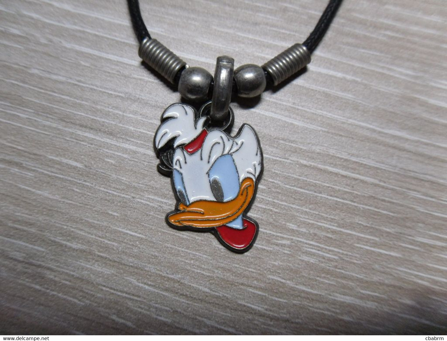 DAISY Pendentif Métal Avec Cordon DISNEY - Pendants