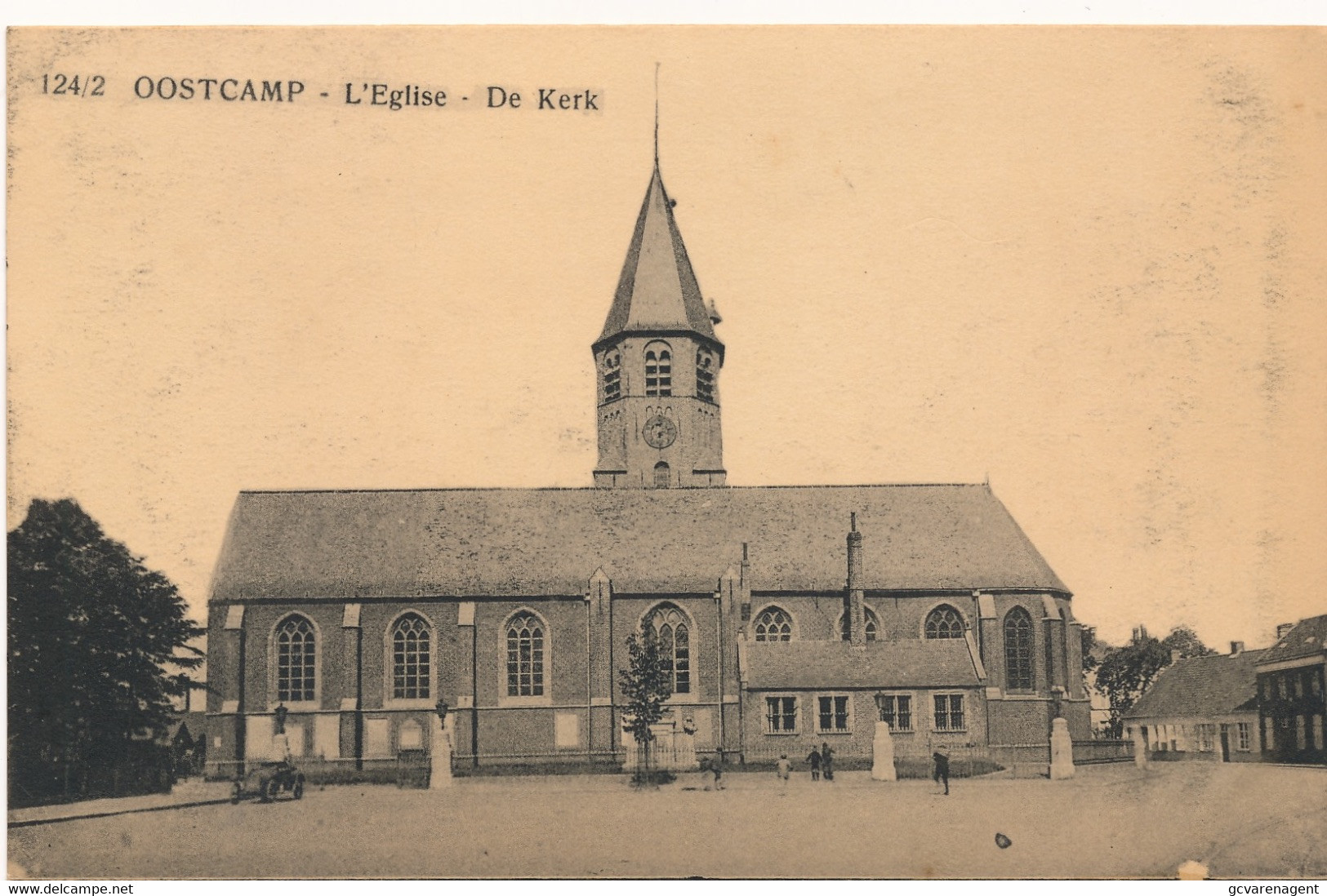 OOSTKAMP  -   DE KERK      2 SCANS - Oostkamp