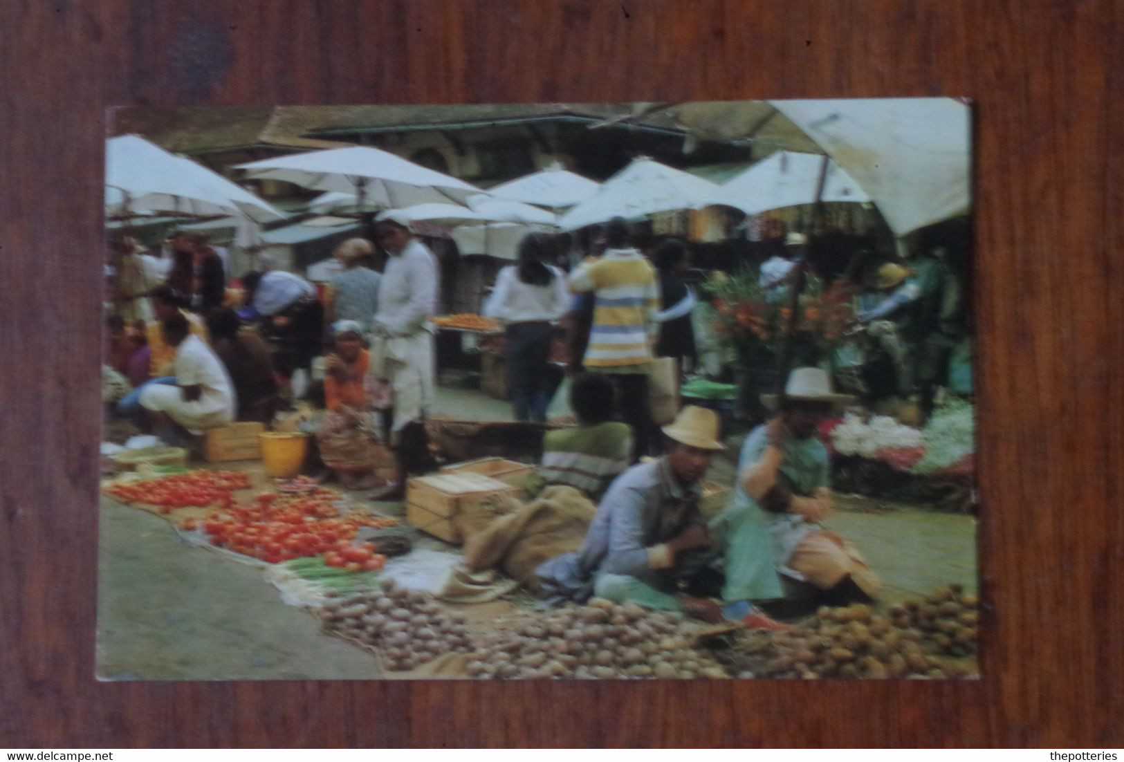 3-987 CPM Marché Madagscar Pomme De Terre Tomate Seychelles Fishing Bâtiment Des Pêche ( Posté à L'excursion ) Navire - Autres & Non Classés