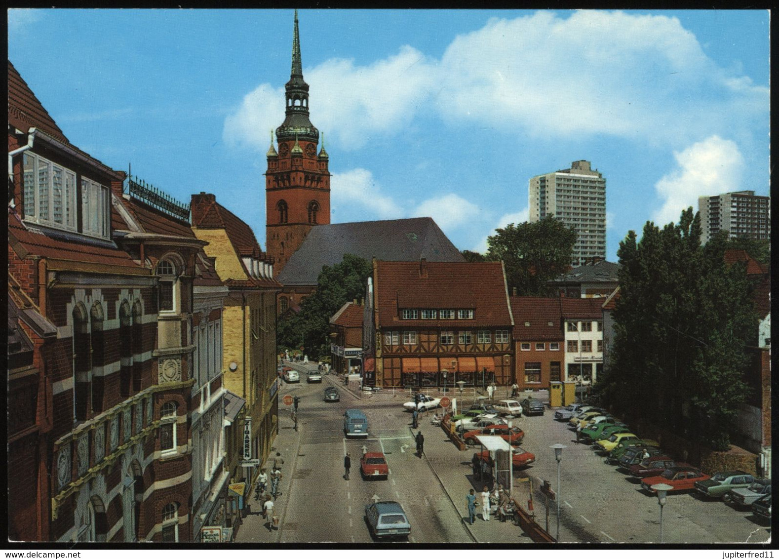 (B2981) AK Itzehoe, Berliner Platz Und St. Laurentius-Kirche - Itzehoe