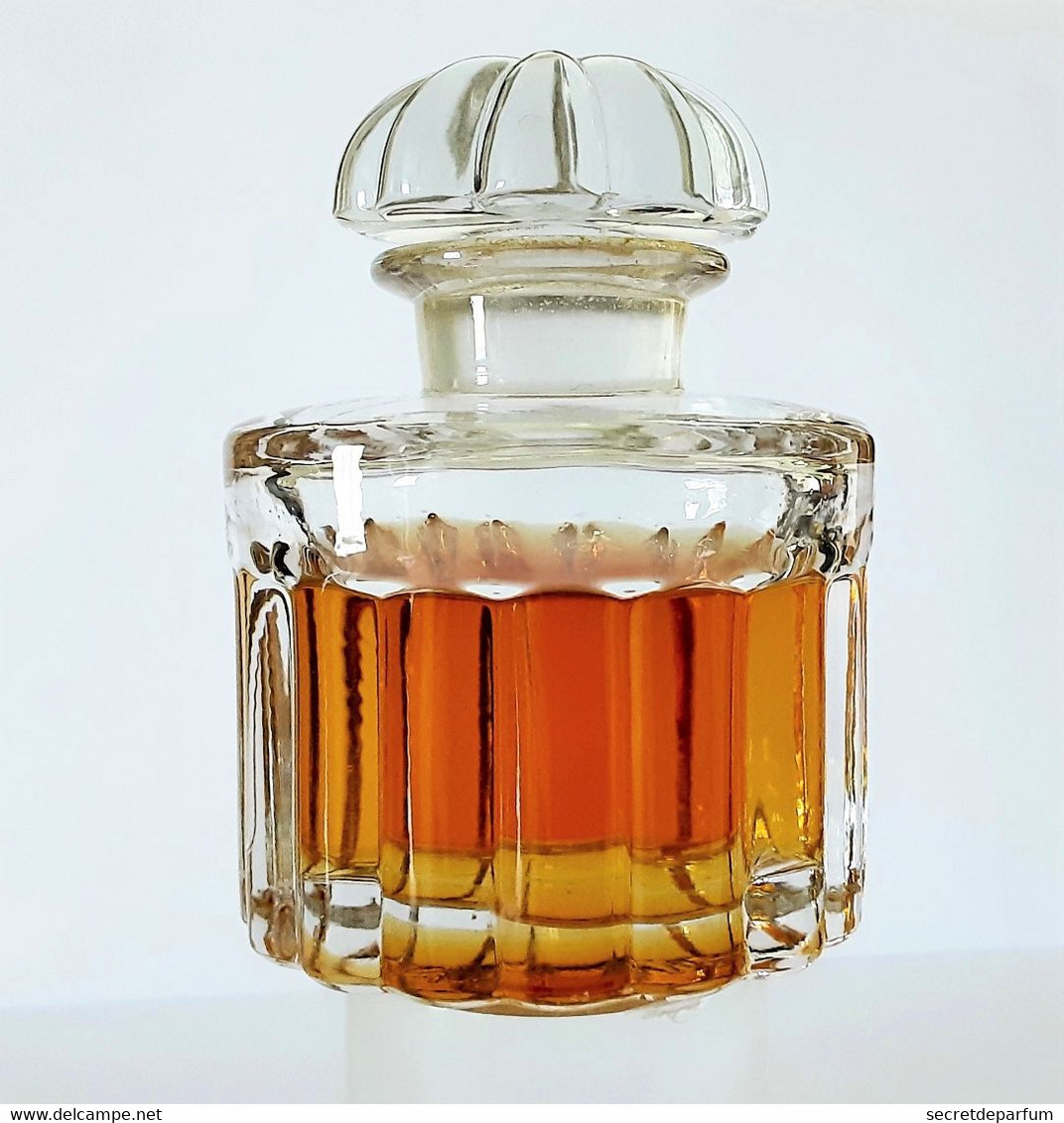 FLACON  De  PARFUM  BALENCIAGA   BOUCHON En VERRE HAUTEUR TOTALE 8 CM - Non Classés