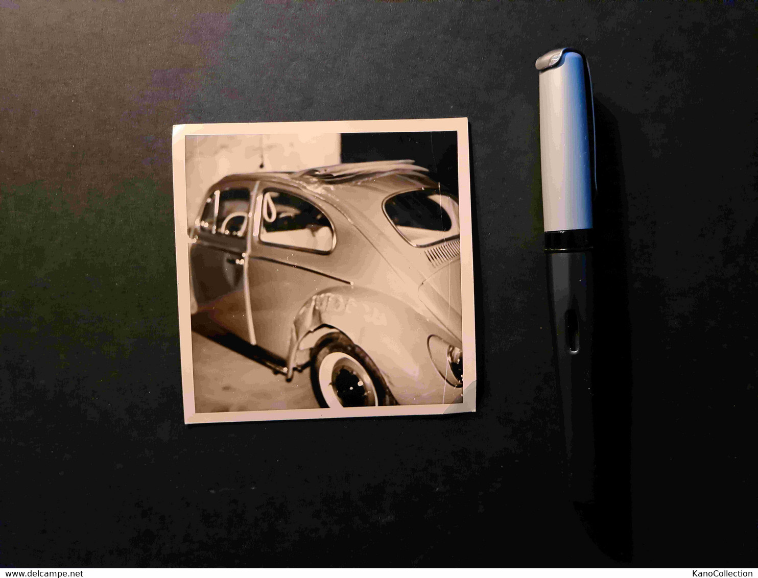 VW-Käfer Mit Kotflügelschaden, Sw-Fotoabzug 9 X 9 Cm - Automobile