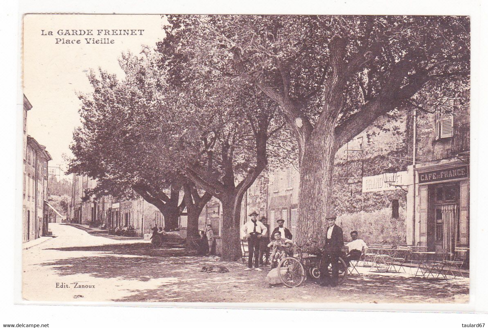 La Garde Freinet Place Vieille - La Garde Freinet