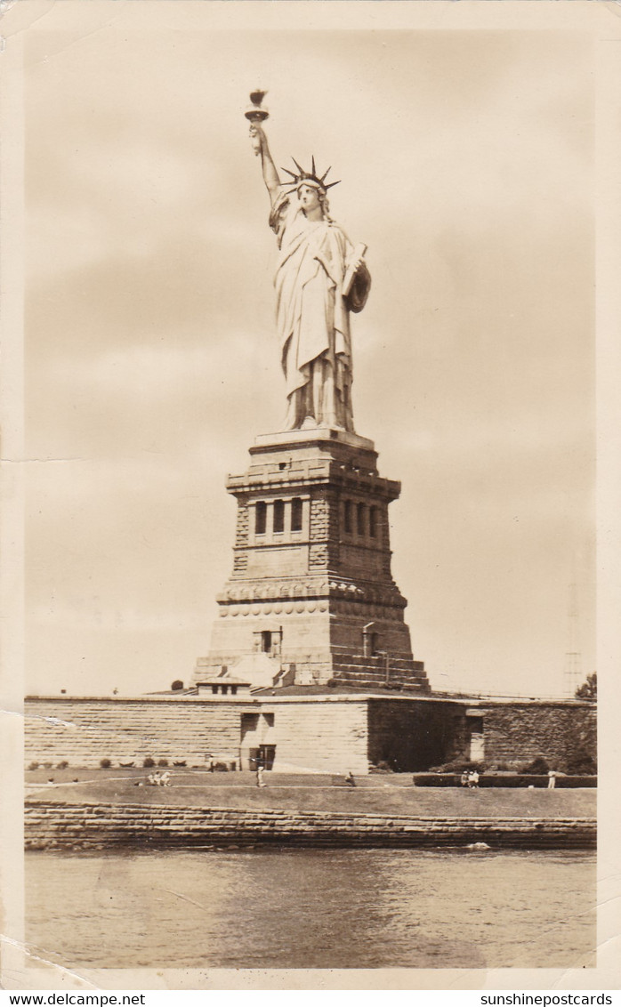 New York City The Statue Of Liberty 1948 Real Photo - Estatua De La Libertad