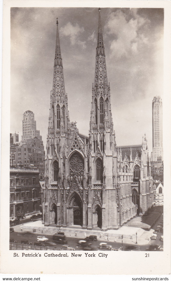 New York City St Patrick's Cathedral Real Photo - Kirchen
