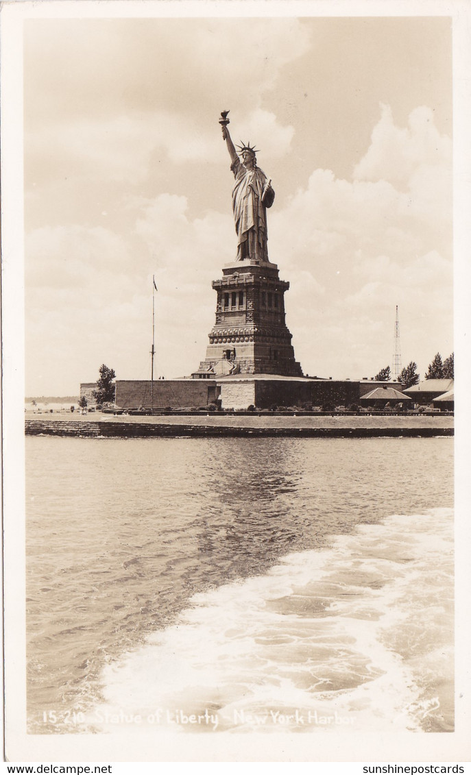 New York City The Statue Of Liberty Real Photo - Freiheitsstatue