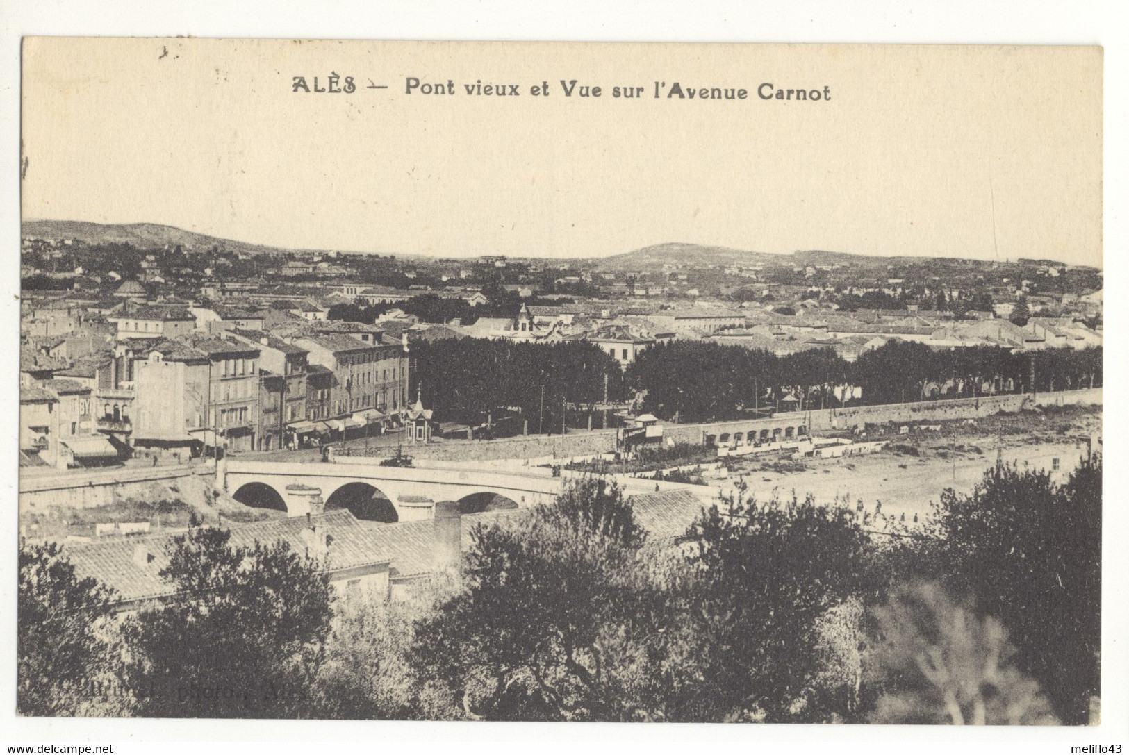 30/ CPA - Alès - Pont Vieux Et Vue Sur L'Avenue Carnot - Alès