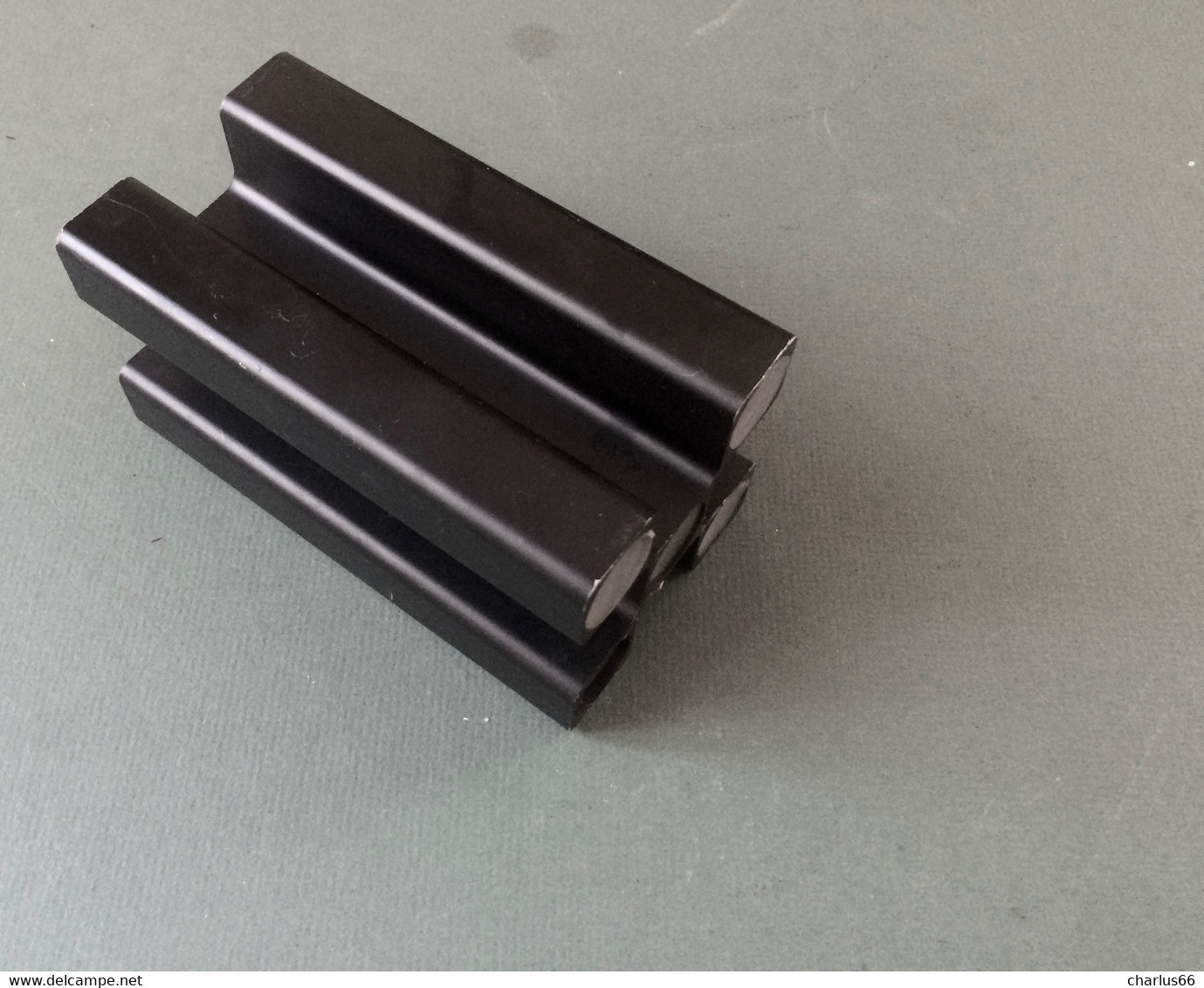 VASE SOLIFLOR Vintage Design Noir 5 Compartiments H = 13,4 Cm Diam 2cm (X5) - Jarrones