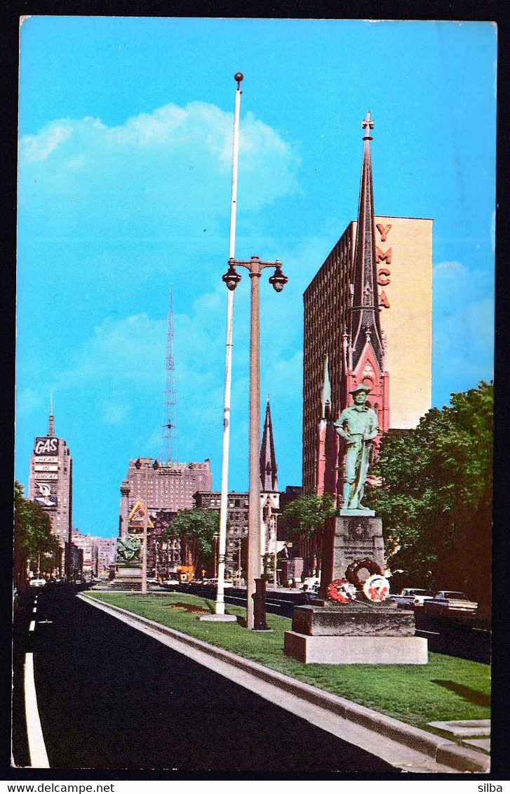 United States USA 1963 / Milwaukee, Wisconsin Ave., Spanish American War Memorial, New YMCA Building - Milwaukee