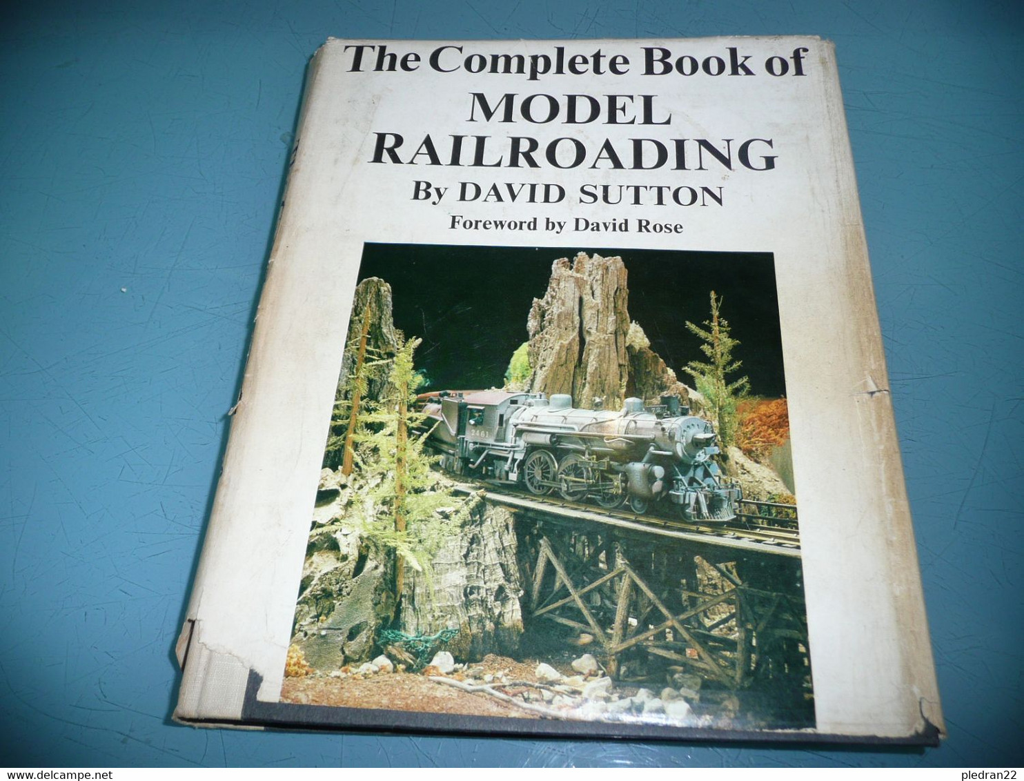 TRAIN CHEMIN DE FER RAILROAD DAVID SUTTON THE COMPLETE BOOK OF MODEL RAILROADING MODELISME MAQUETTES 1964 - Libri Sulle Collezioni