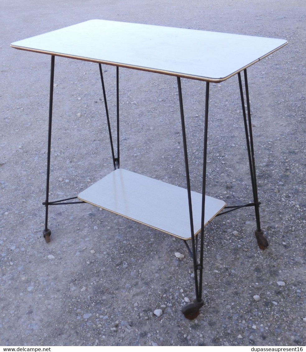 *TABLE DESSERTE VINTAGE FORMICA CLAIR Couleur PEU COURANTE Pieds EIFFEL 1960    E - Tables & Pedestals