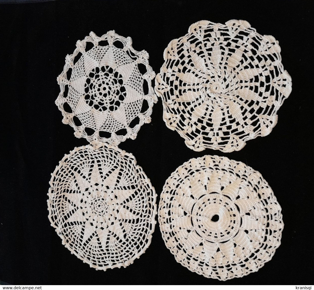 Lot De 4 Napperons  En Dentelle Au Crochet - Encajes Y Tejidos