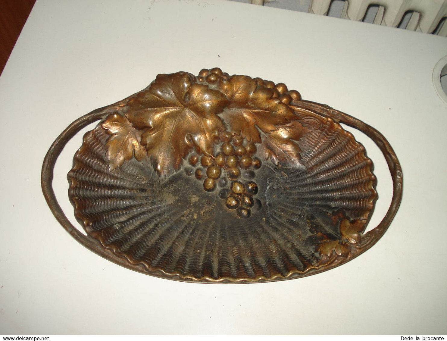 O4 / Grand Vide Poche Art Nouveau - Bronze Doré - Décor Vigne Raisin Vin - 1900 - Brons