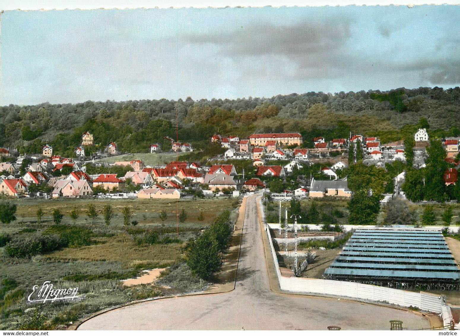 LE TRAIT - Panorama, Le Vieux Trait, Le Passage D'eau, Lot De Deux Cartes. - Le Trait