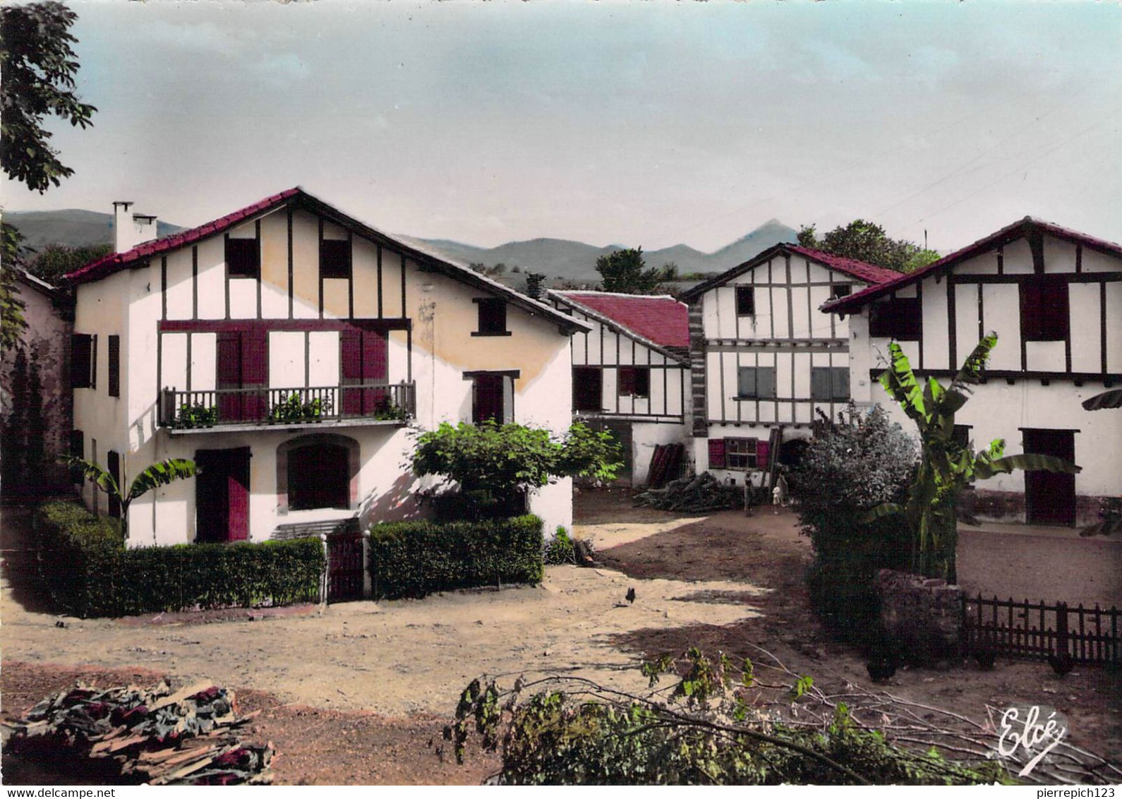 64 - Aïnhoa - Maisons Basques - Ainhoa