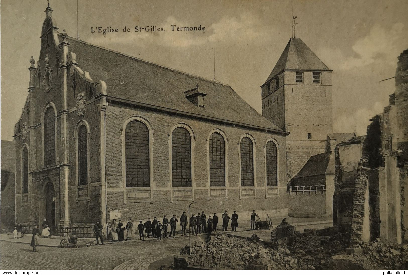 Dendermonde - Termonde // L' Eglise De St. Gilles (met Mensen) 19?? - Dendermonde