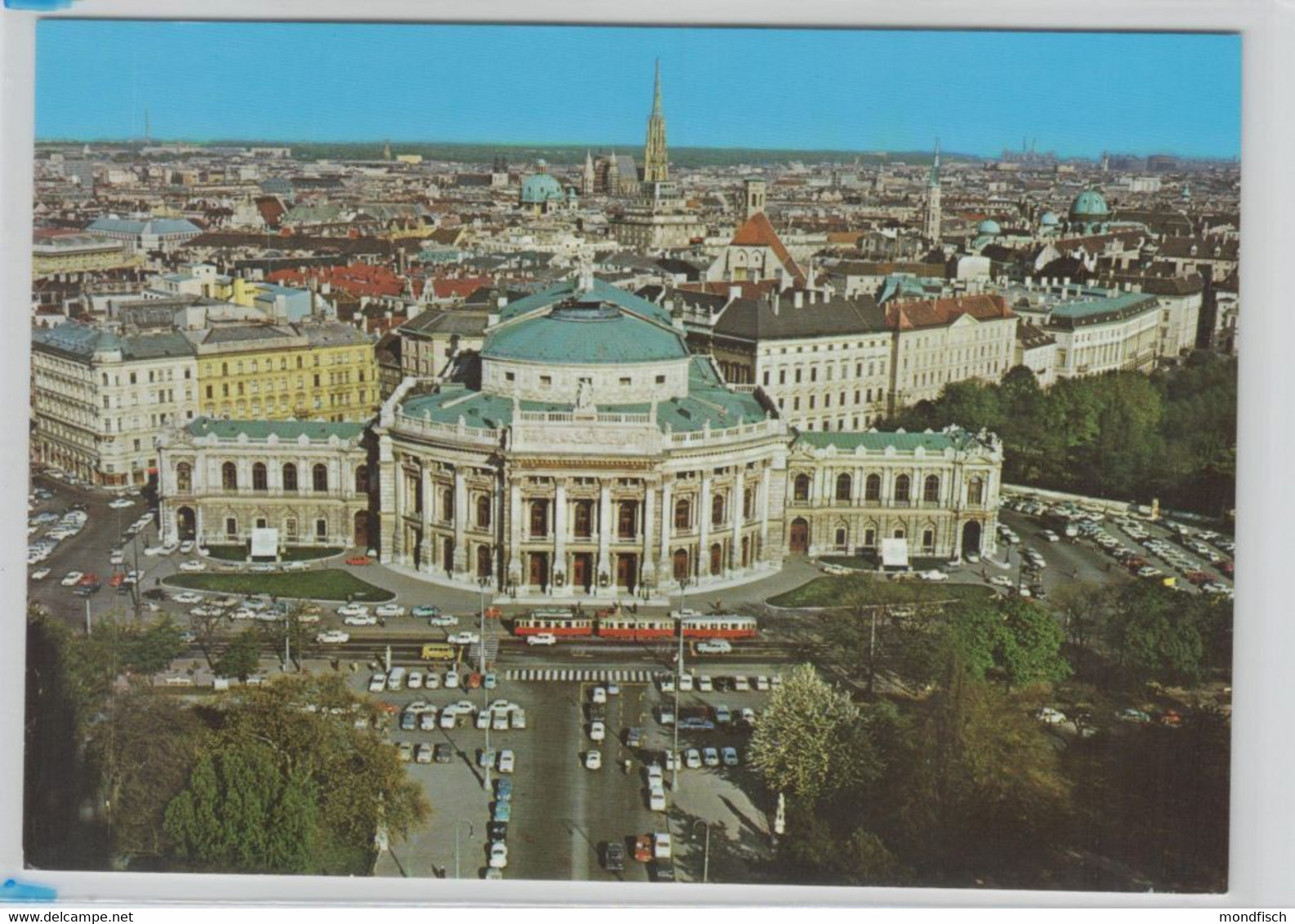 Wien - Burgtheater - Straßenbahn - Luftbild - Ringstrasse