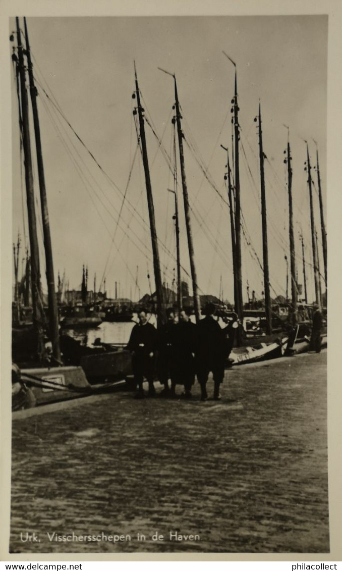 Urk // Vissersschepen In De Haven 19?? Uitg. Jo Polanus - Urk