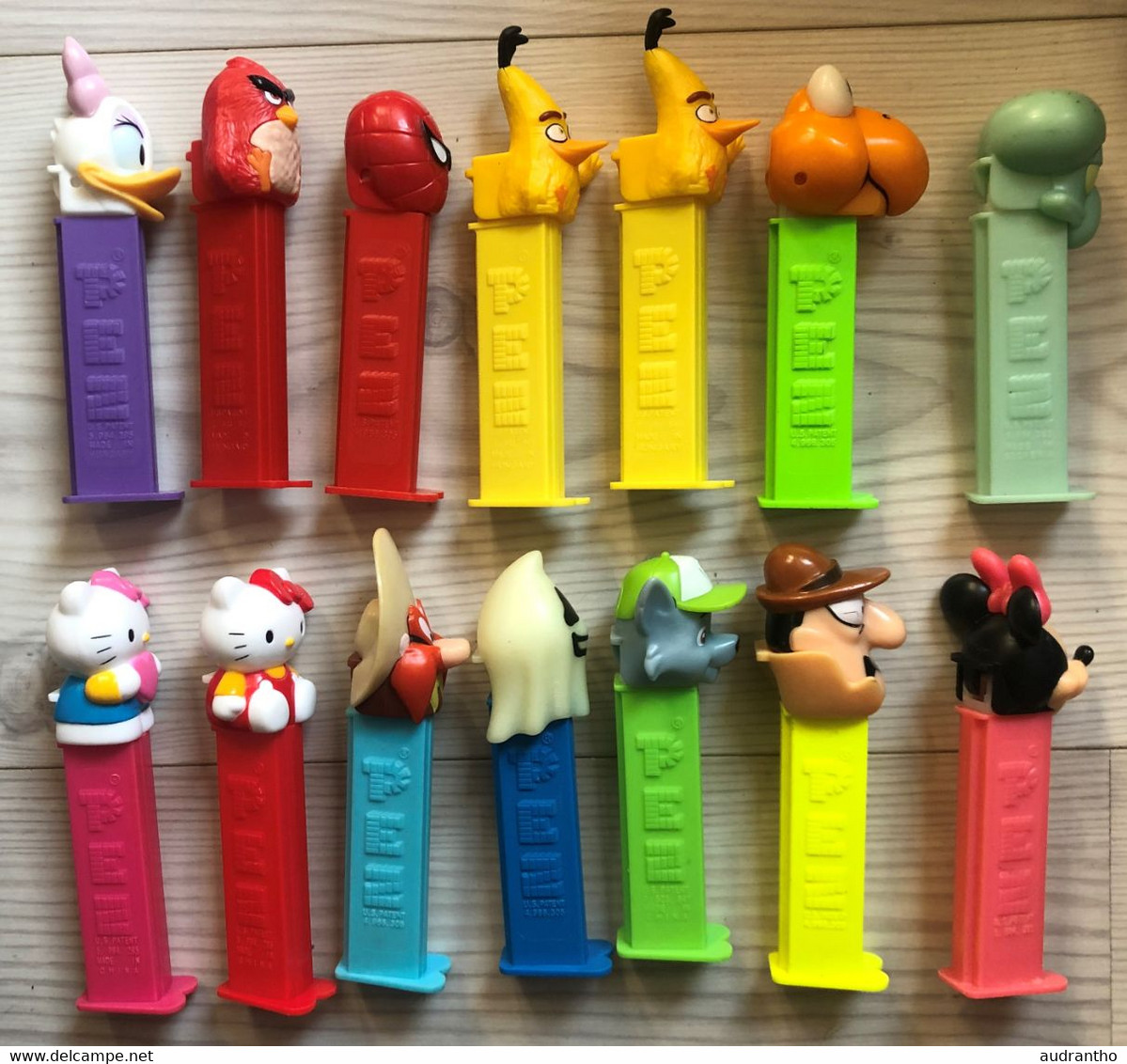 4 Distributeur à Bonbon PEZ à Choisir Hello Kitty - Mickey - Inspecteur Gadget - Angry Bird - Super Mario - Bob L'éponge - Pez