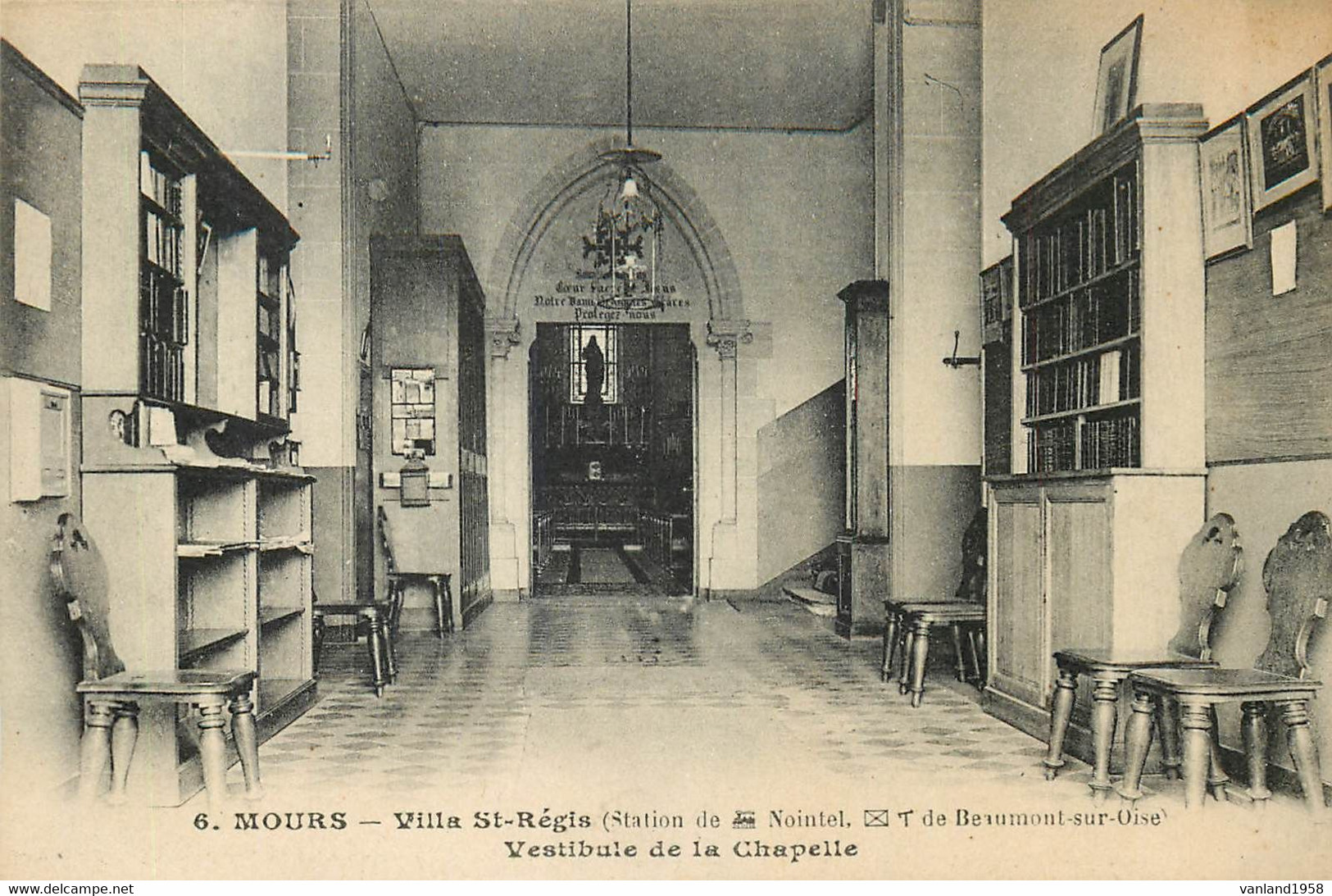 MOURS-villa St Régis -vestibule De La Chapelle - Mours