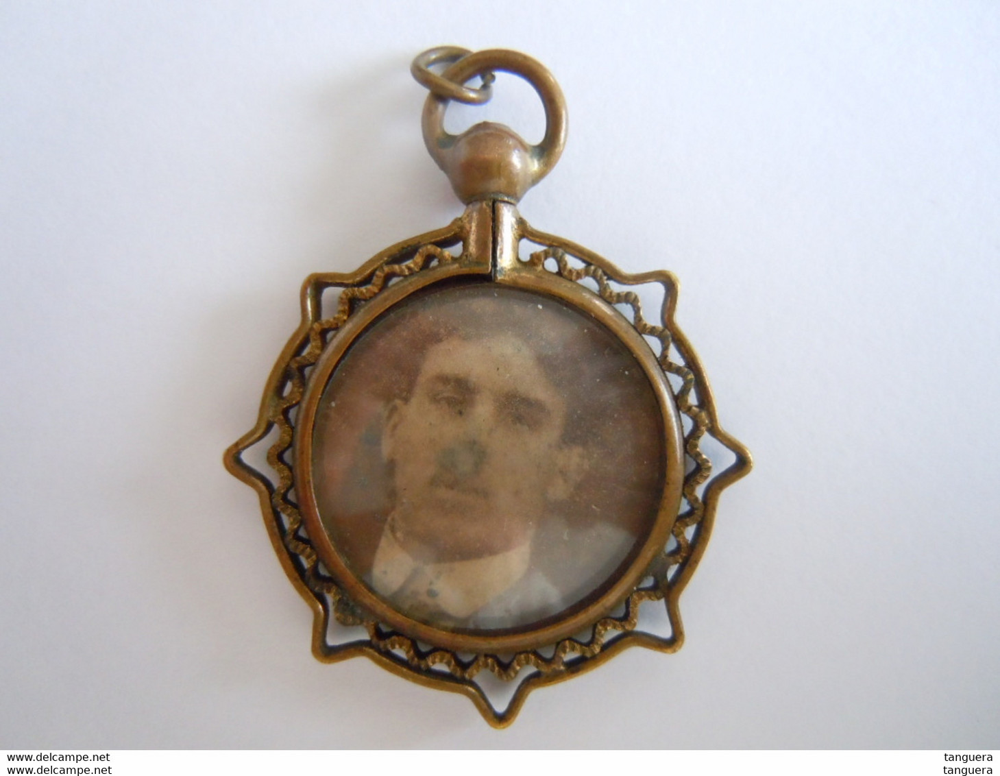 Oude Hanger Voor Foto Ancien Pendentif Porte Photo Bronze Brons Diam. 3 Cm Hauteur 5 Cm - Anhänger