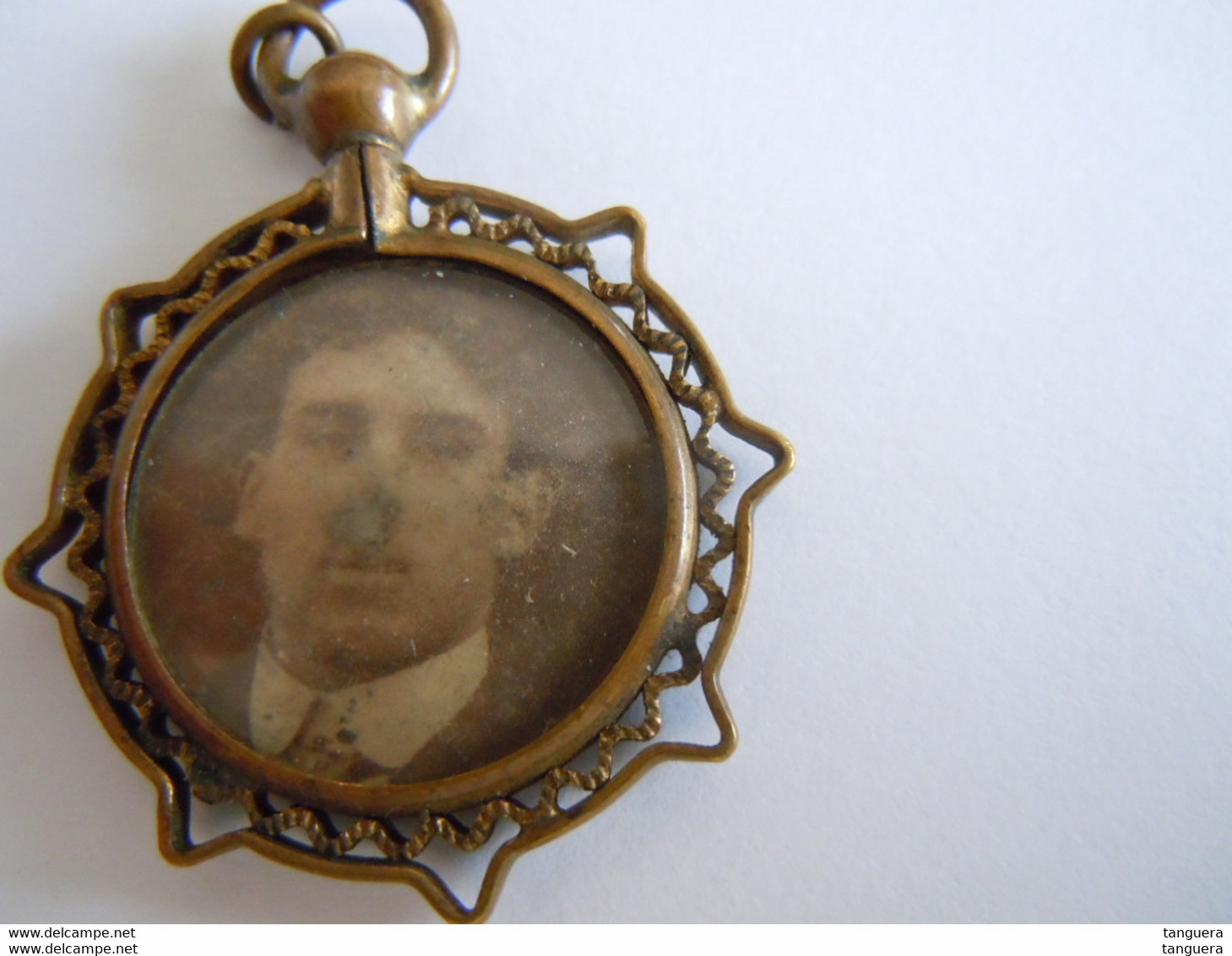 Oude Hanger Voor Foto Ancien Pendentif Porte Photo Bronze Brons Diam. 3 Cm Hauteur 5 Cm - Hangers