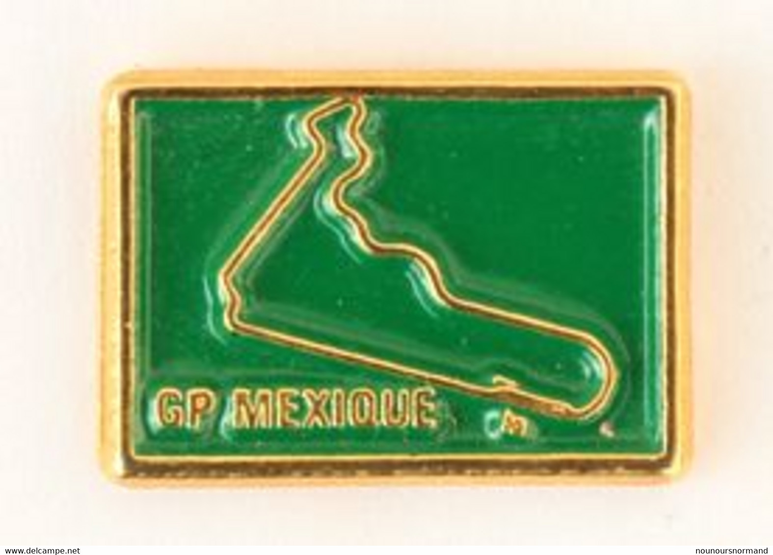 Pin's GP MEXIQUE - Grand Prix Du Mexique - Tracé Du Circuit Sur Fond Vert - M127 - F1