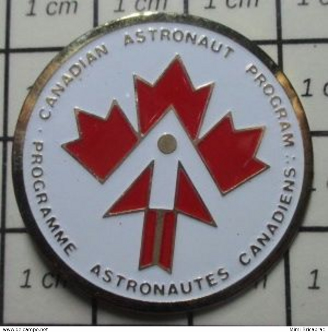 812D Pin's Pins / Beau Et Rare /  ESPACE / PROGRAMME ASTRONAUTES CANADIENS - Space