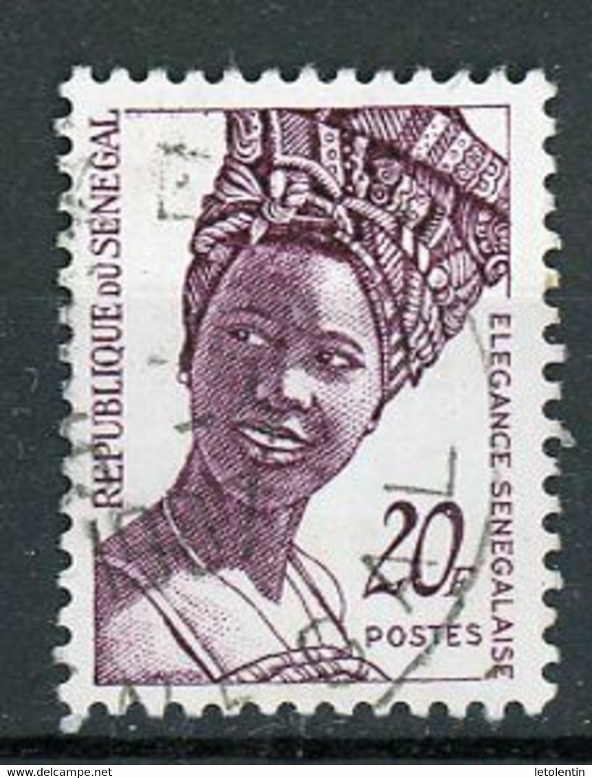 SENEGAL - BEAUTÉ SENEGALAISE - N° Yvert 557 Obli. - Sénégal (1960-...)