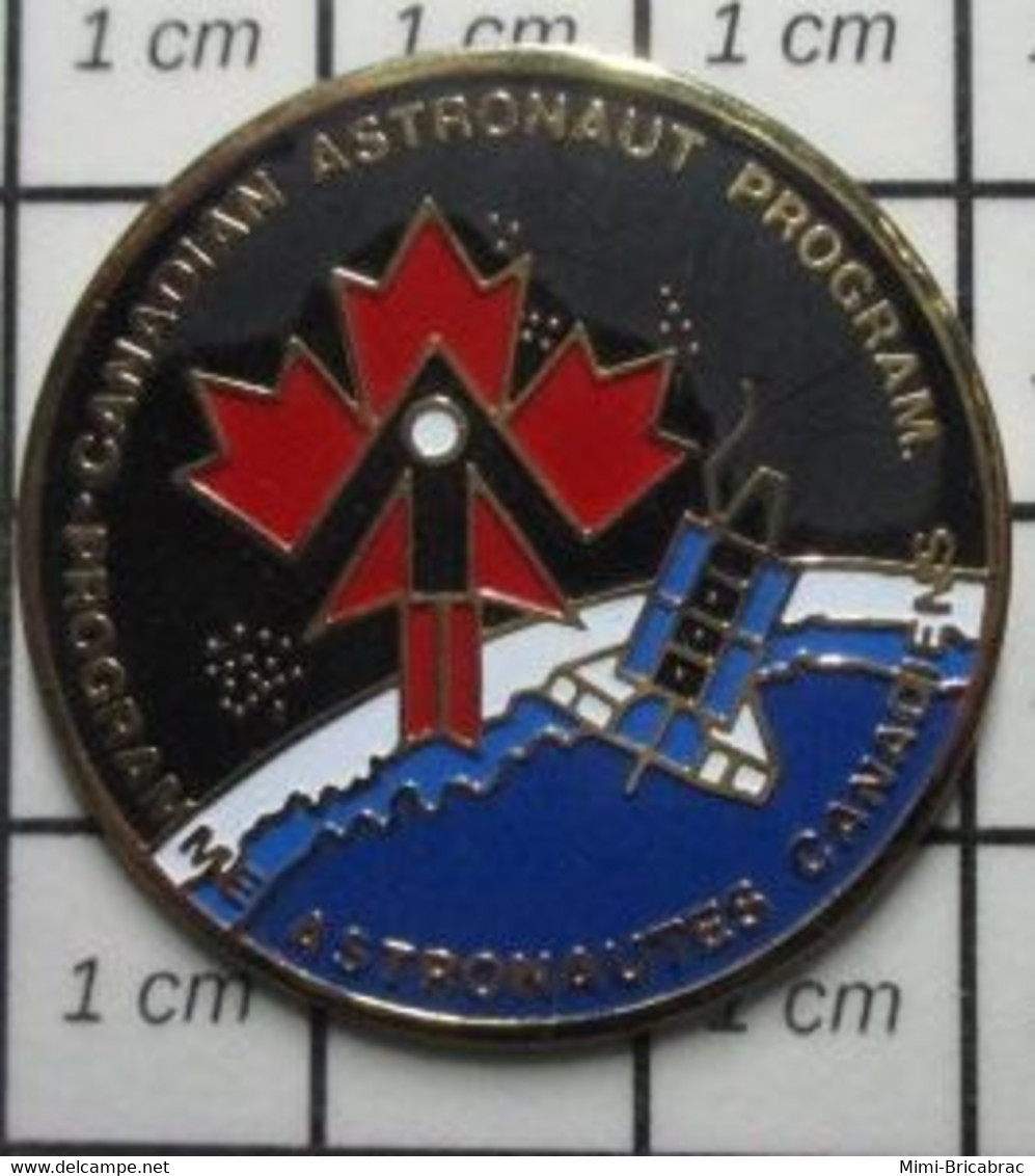 312a Pin's Pins / Beau Et Rare /  ESPACE / PROGRAMME ASTRONAUTES CANADIENS - Espacio