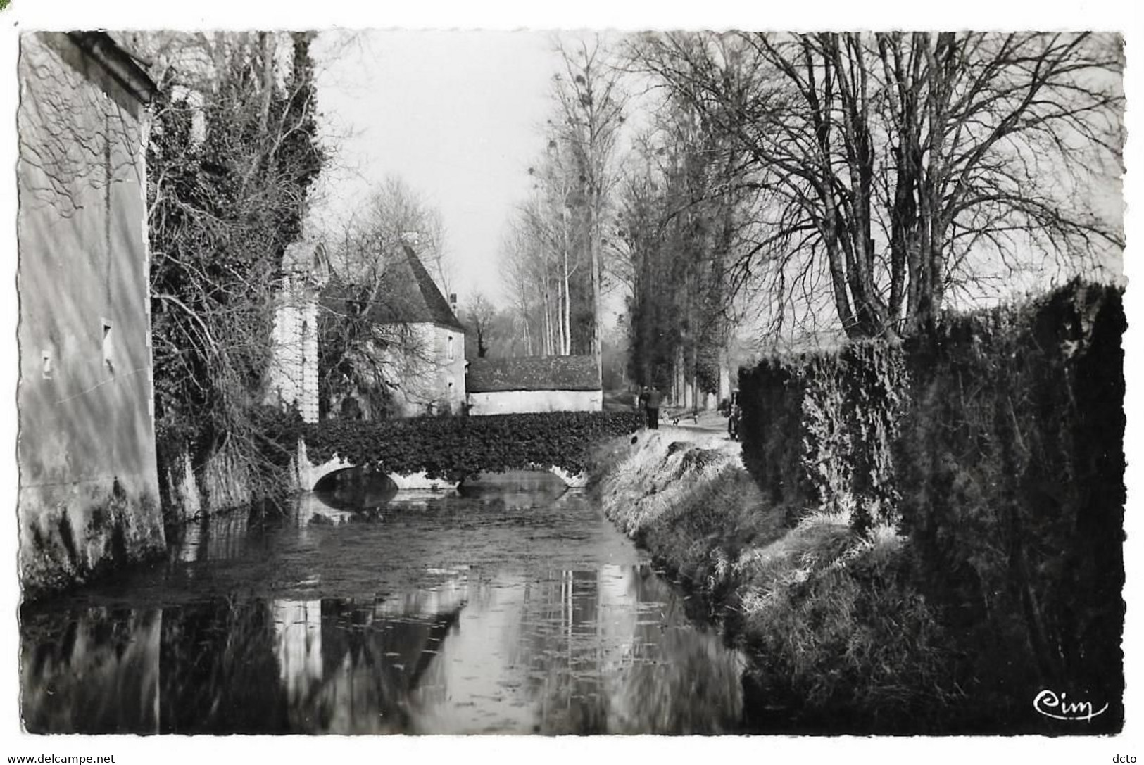 LUCHE-PRINGE  (72) Douves Du Château De Venevelles - CIM Cpsm Pf - Luche Pringe