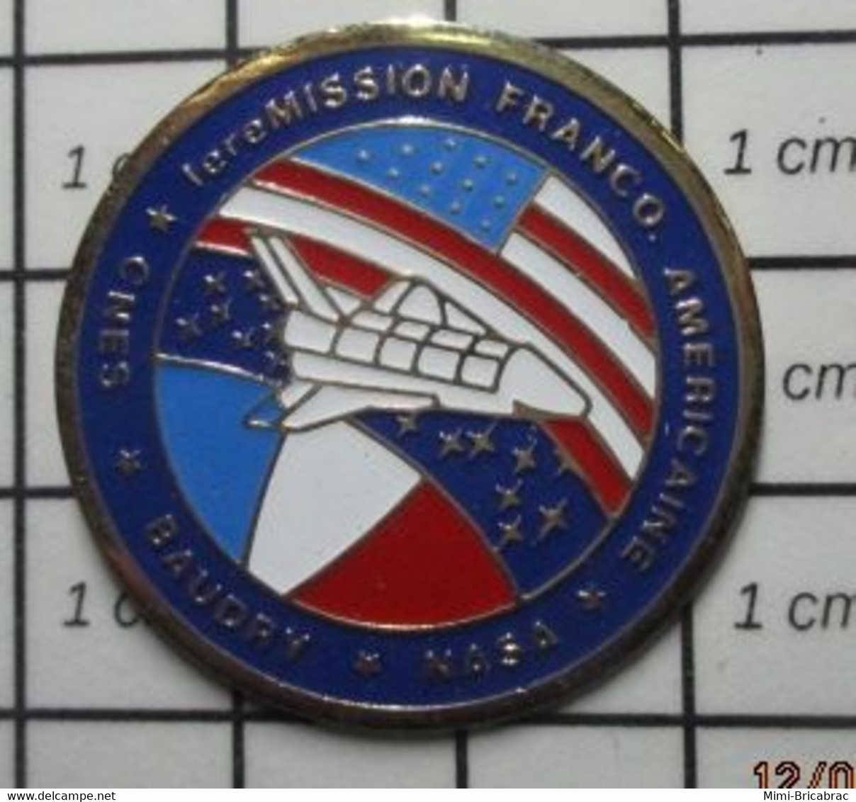 512c Pin's Pins / Beau Et Rare / ESPACE / MISSION NASA NAVETTE CHALLENGER PATRICK BAUDRY - Space