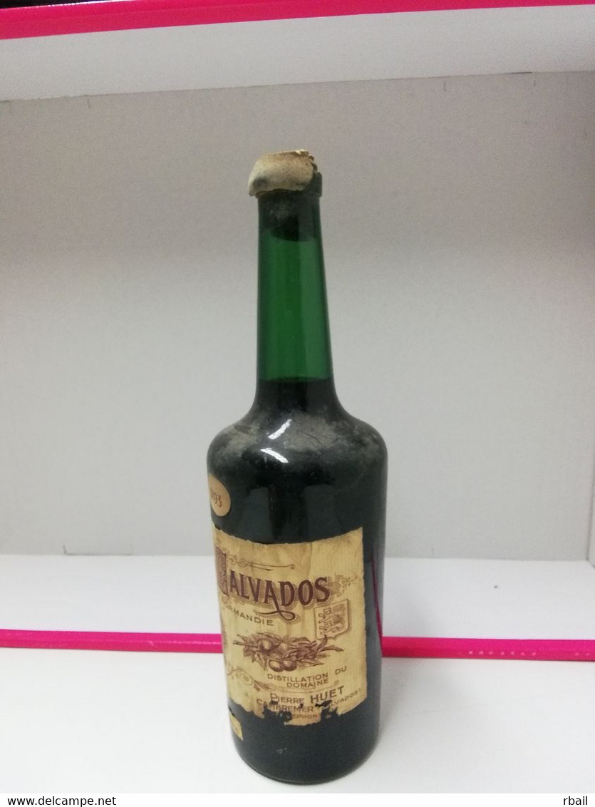 Bouteille Calvados Année 1893 Pierre HUET Bouteille Origine Avec Protection Cire Sur Le Bouchon - Spiritus