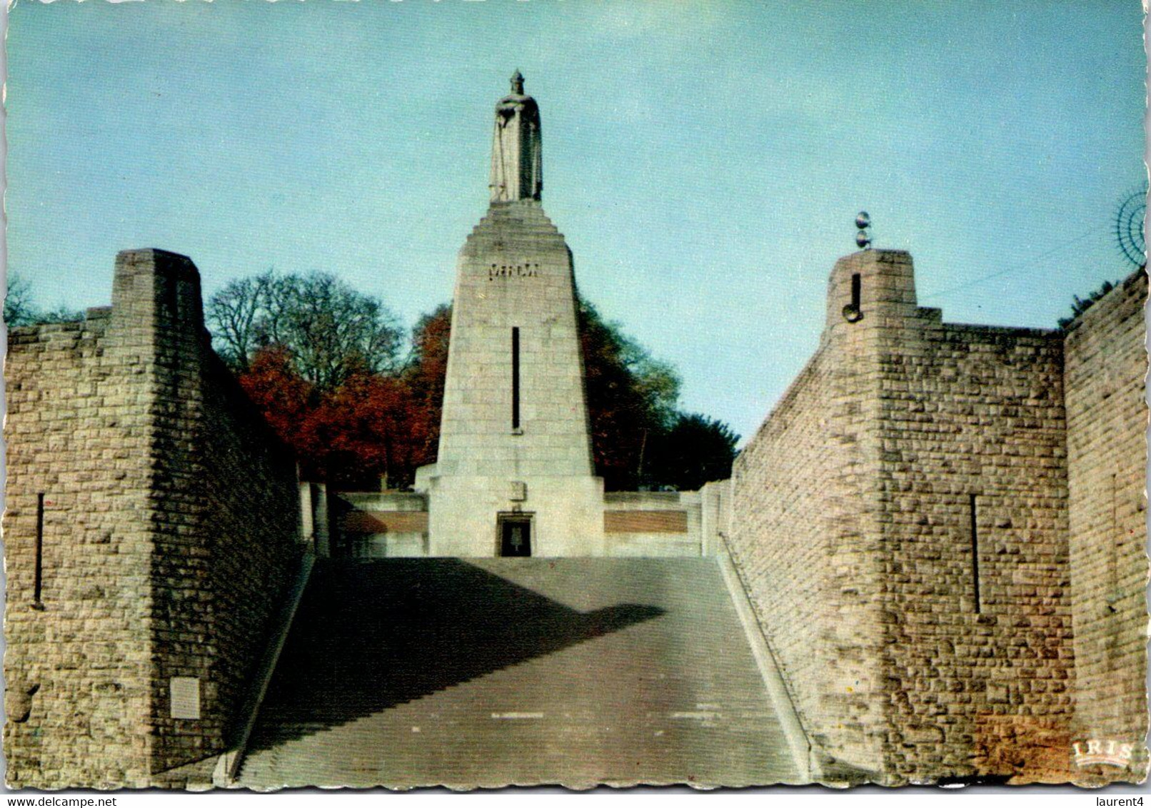 (3 Oø 25) France - Verdun Monument De La Victoire - Monuments Aux Morts